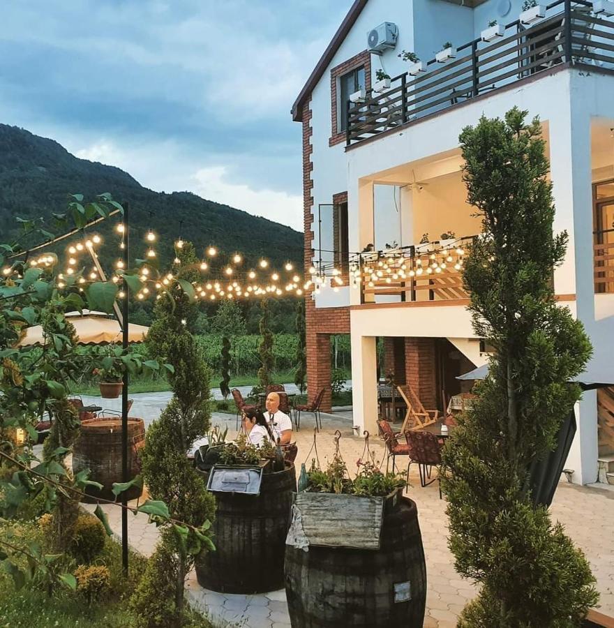 Karse Hotel Ambrolauri Buitenkant foto