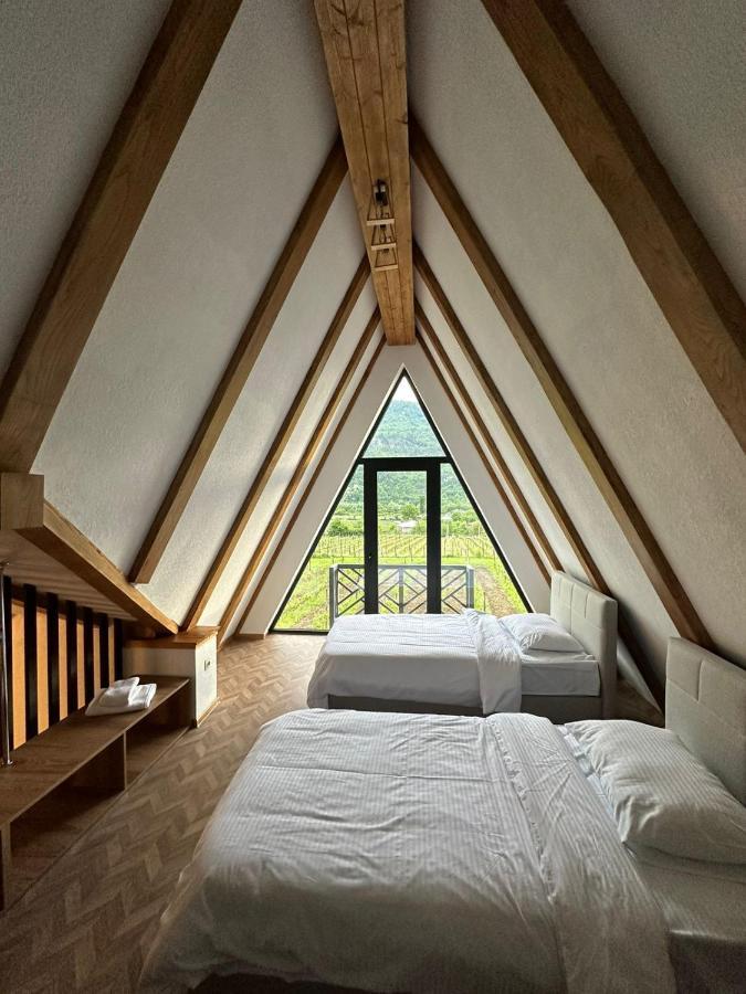 Karse Hotel Ambrolauri Buitenkant foto