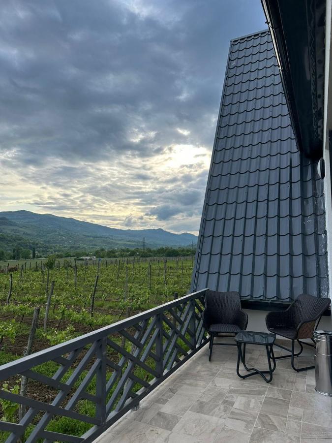 Karse Hotel Ambrolauri Buitenkant foto